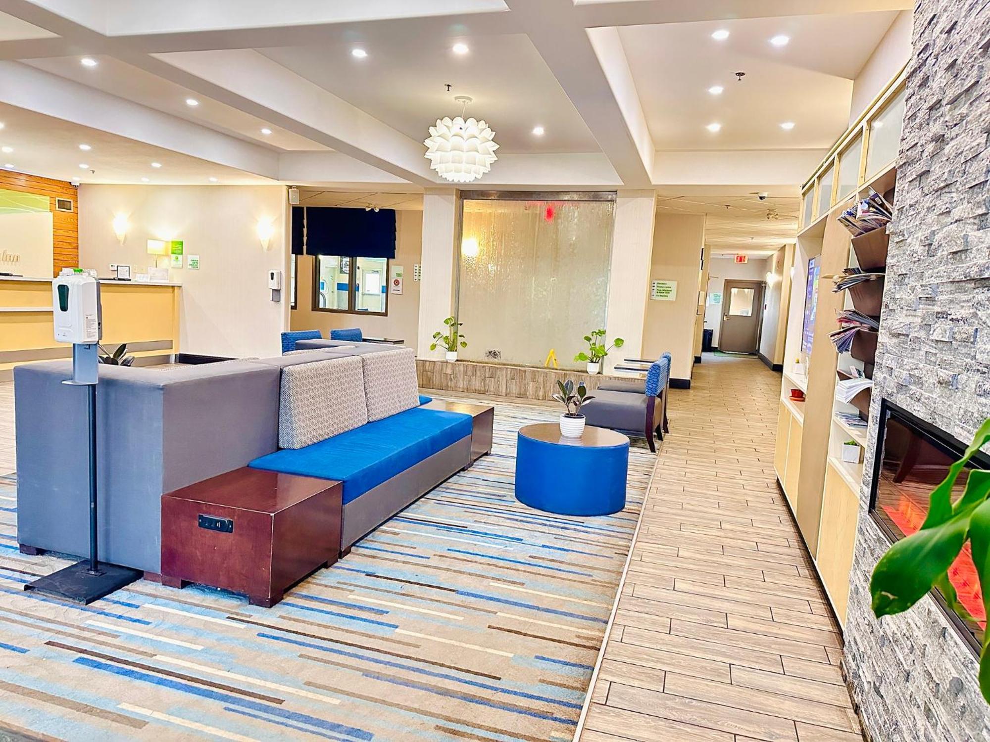 Holiday Inn Hotel & Suites Regina By Ihg Exterior foto